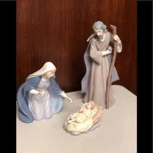 Grandeur Noel Vintage Porcelain Holy Family Set